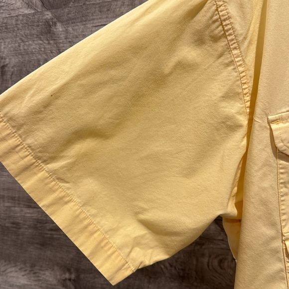 Columbia Pre loved Men Shirt in yellow in good condition. Size medium. - Picture 3 of 7